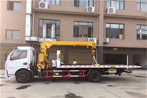 叙永附近汽车轮胎更换